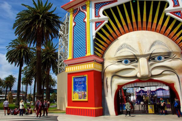 Luna Park featuring rides