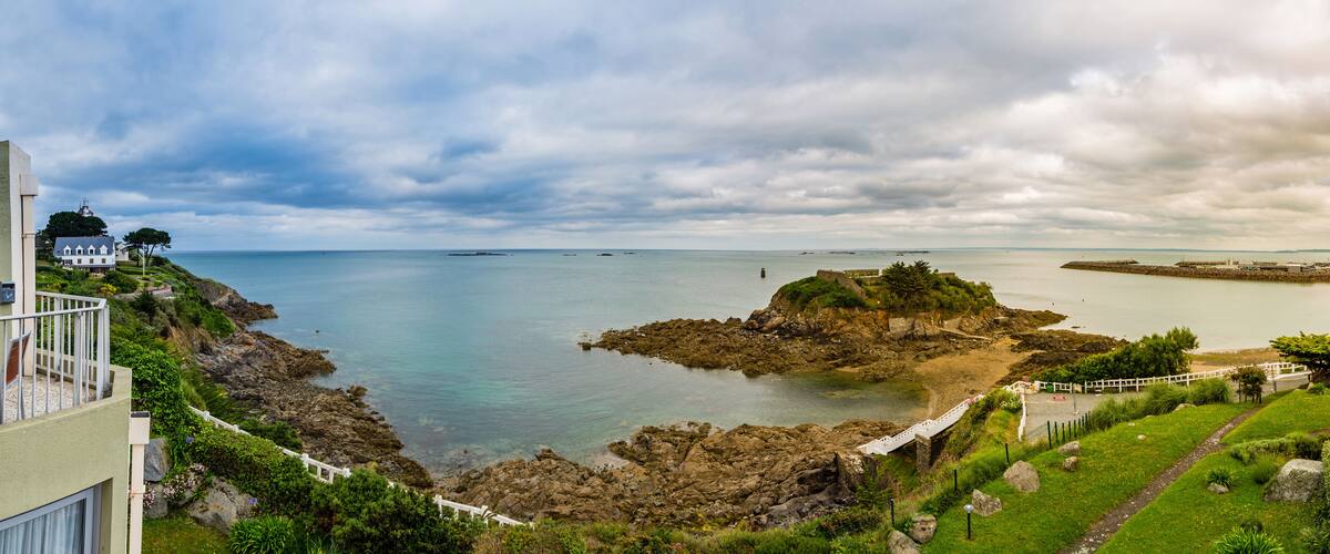 Küste vor Saint-Quay-Portrieux. Bretagne, France