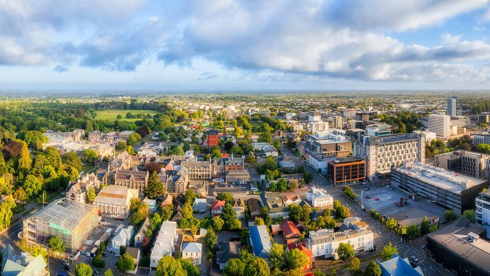 D NZ CBD Christchurch low short pan