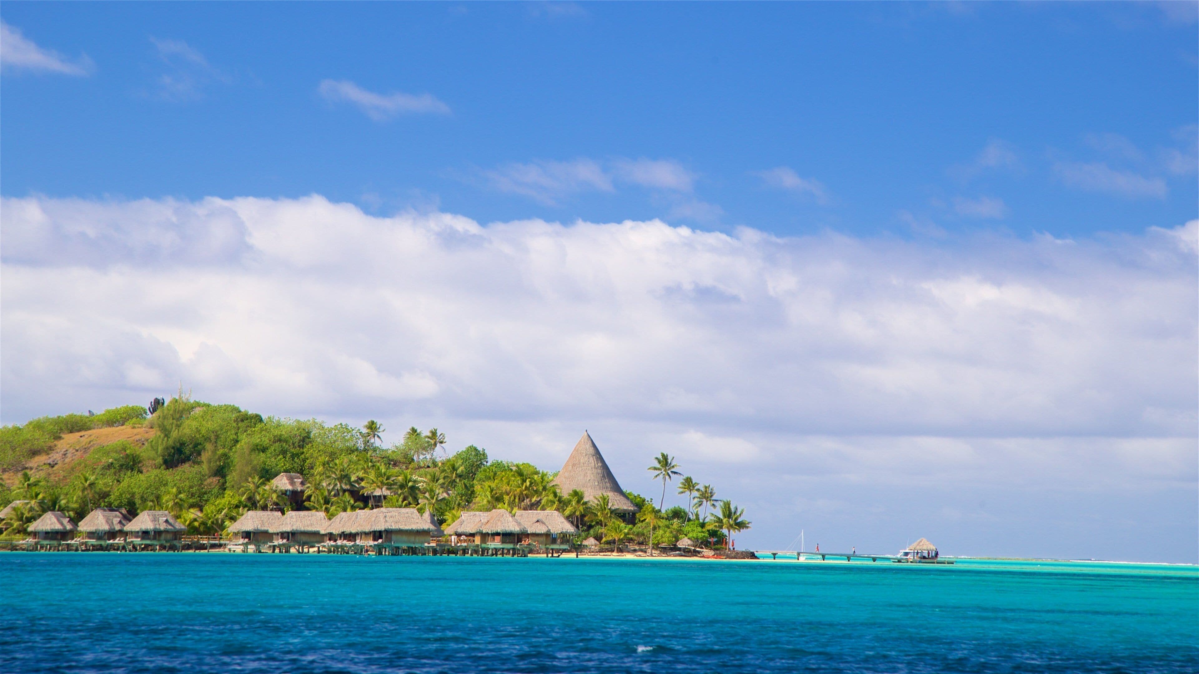 Motu Piti which includes tropical scenes and general coastal views