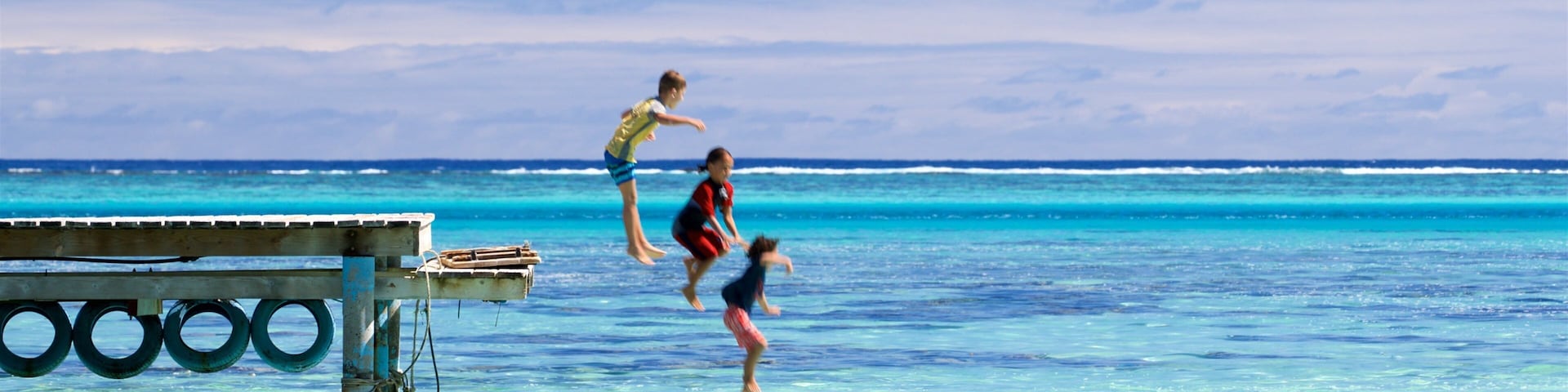 Papetō\'ai featuring general coastal views, tropical scenes and swimming