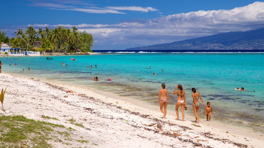 Temae Beach showing a sandy beach, tropical scenes and general coastal views