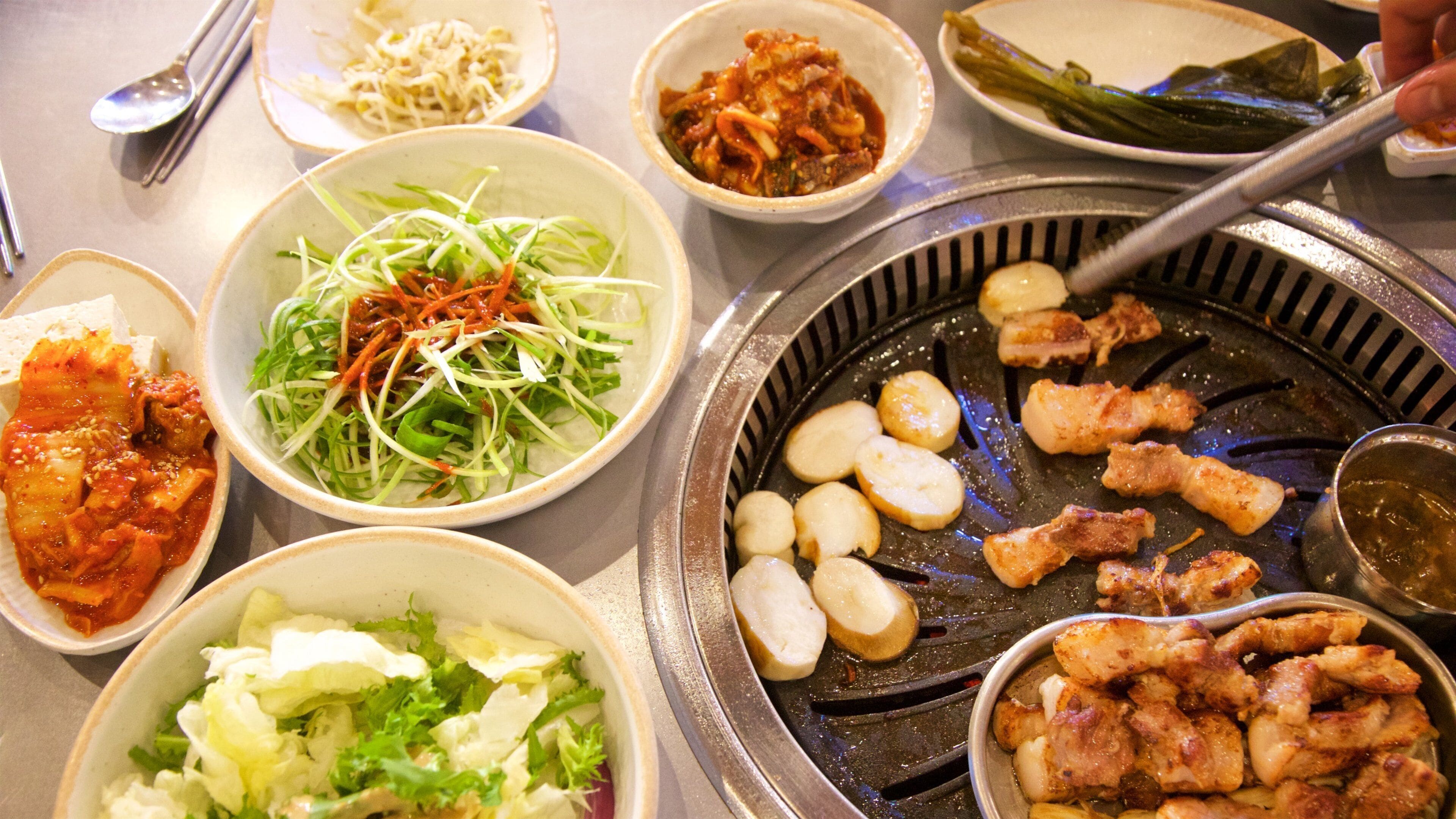 Jeju City showing food