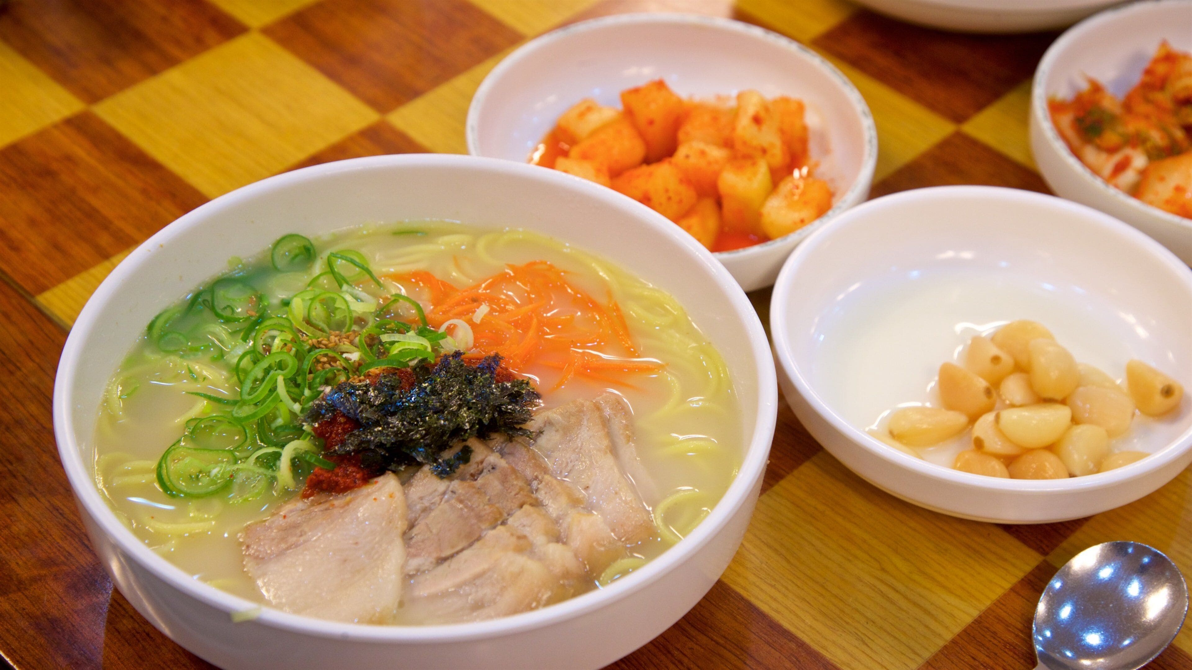 Jeju City showing food