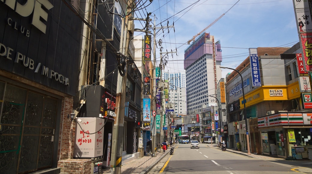 Haeundae showing a city