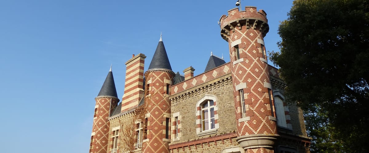 les tourelles du chateau du nessay