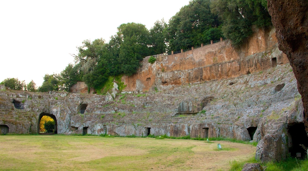 Sutri which includes building ruins