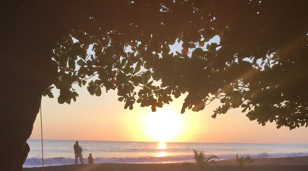 Nothing beats the sunsets on the pacific side of Costa Rica! This beauty was takin on Playa Hermosa just outside of Jaco.