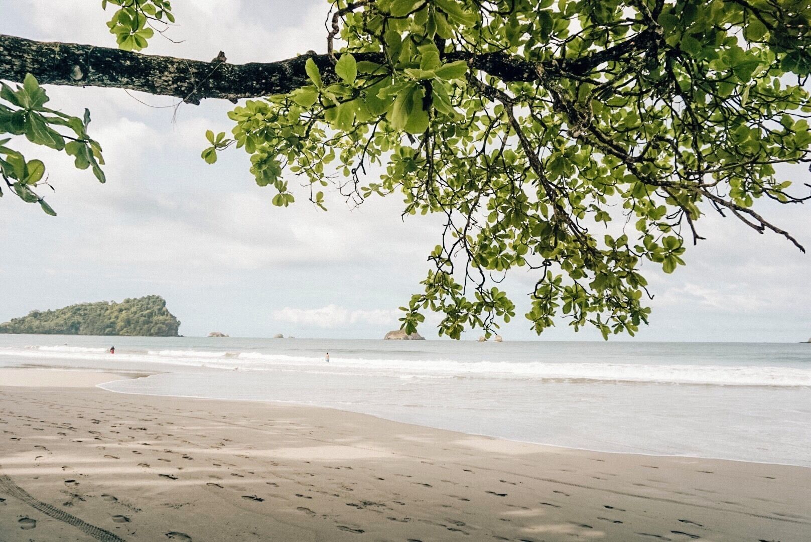 So simple yet so breathtaking. I loved this spot on the beach! This was at 7am when all the locals begin setting up their surfboard rentals.
#culture #costarica #travel #beach