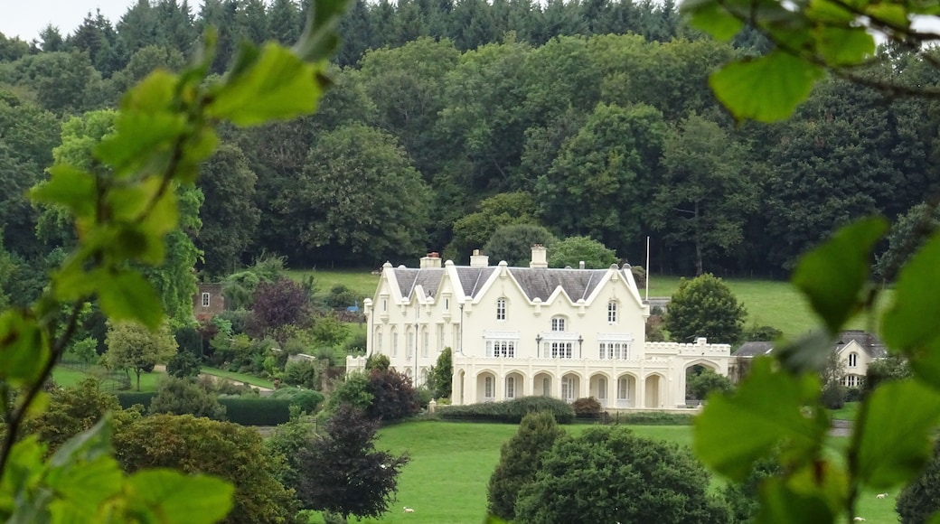 Pelham Place Wikidata has entry Q26474124 with data related to this item.