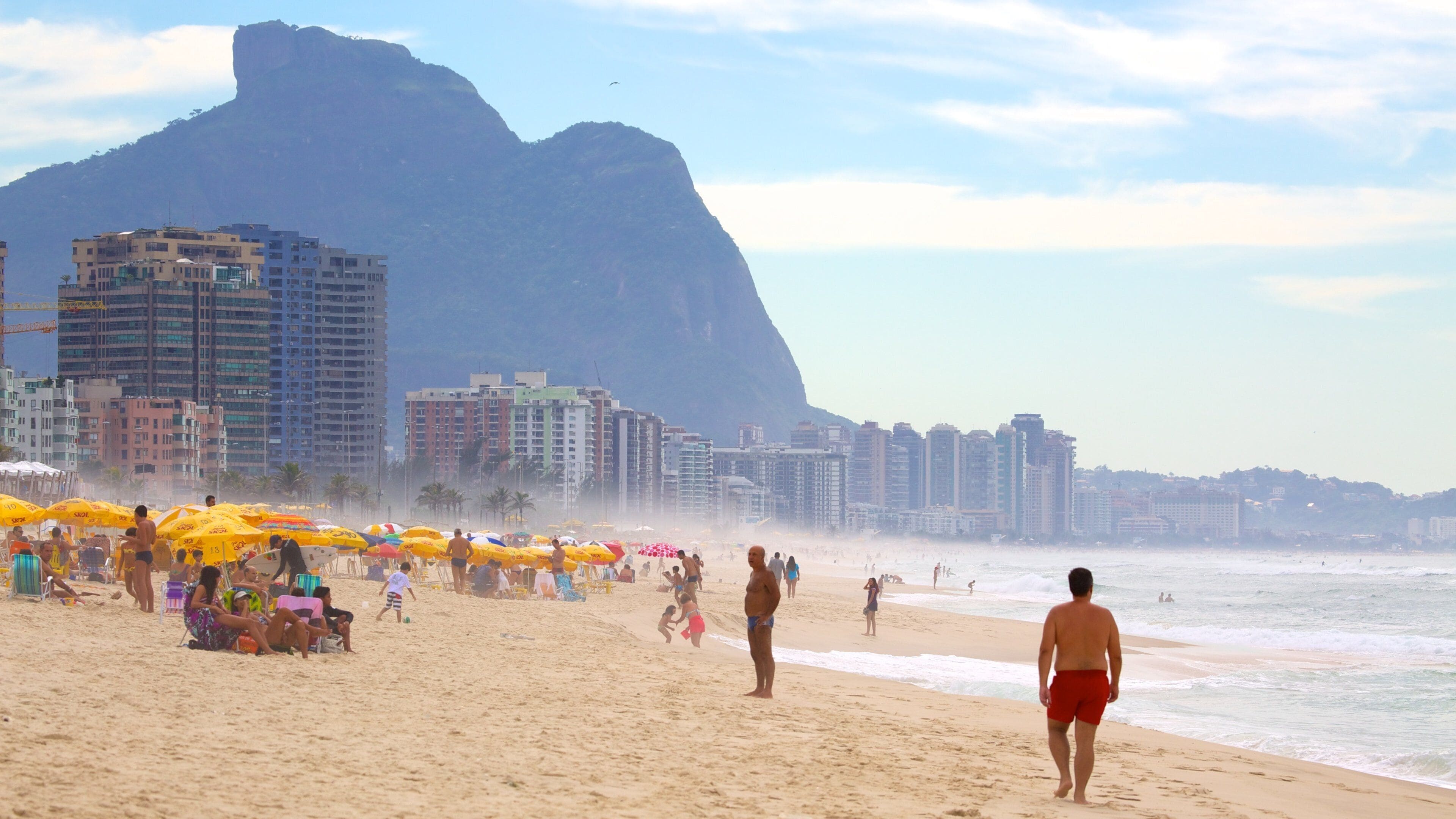 Barra da Tijuca which includes a sandy beach