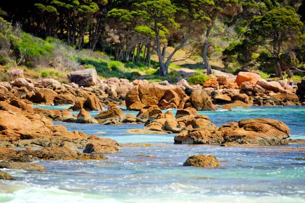 Bunker Bay qui includes baie ou port et côte rocheuse