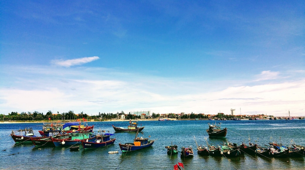 Dong Hoi, Quang Binh Provence, Vietnam
Quaint and quiet fishing river in Dong Hoi #packsandaplan
Check out our adventures and useful information http://packsandaplan.com/