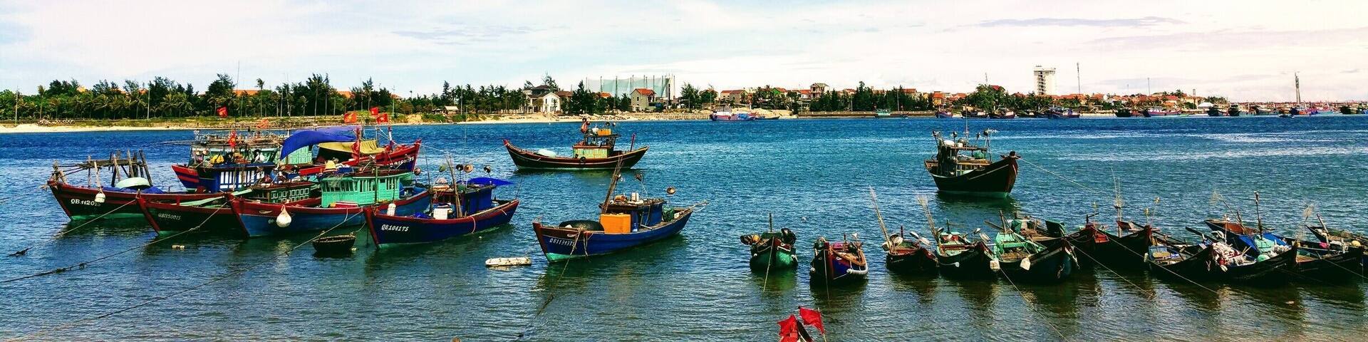 Dong Hoi, Quang Binh Provence, Vietnam
Quaint and quiet fishing river in Dong Hoi #packsandaplan
Check out our adventures and useful information http://packsandaplan.com/