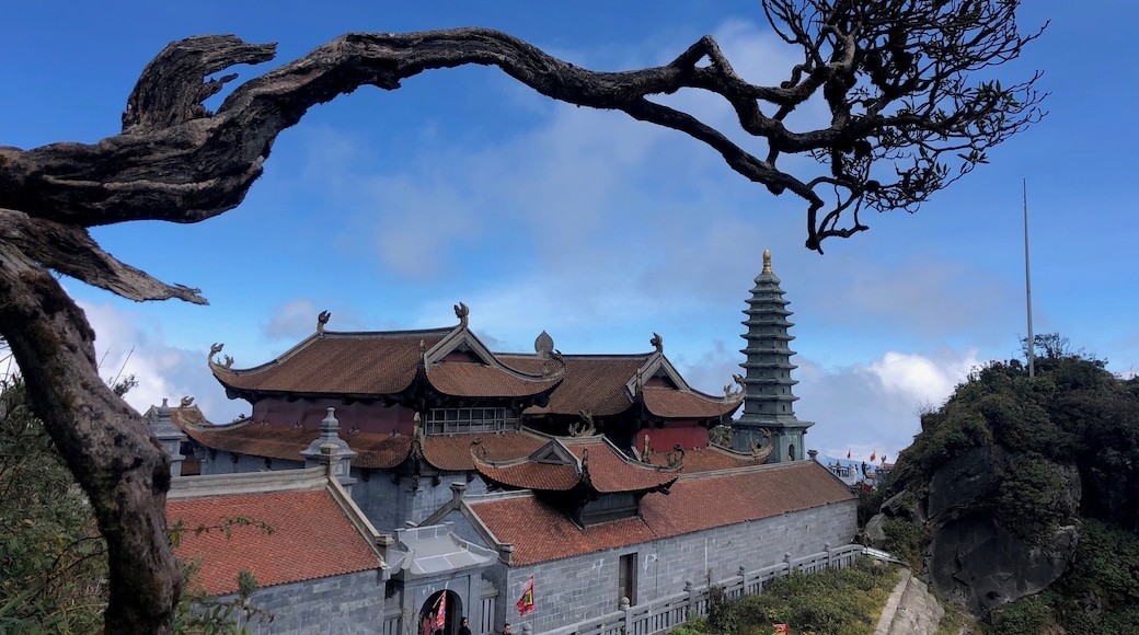 Temples up in Fansipan