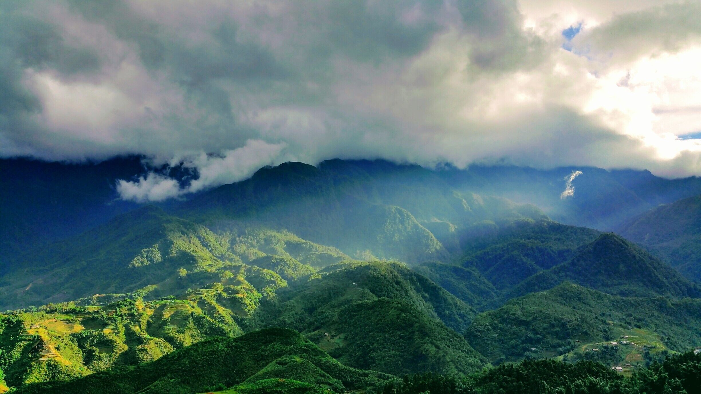 Sapa, Vietnam 

The changing weather of Sapa. Known for its rice fields, trekking and breathtaking views. Truly inspiring place.  #TakeAHike #packsandaplan 


Check out our other adventures and useful information  http://packsandaplan.com/