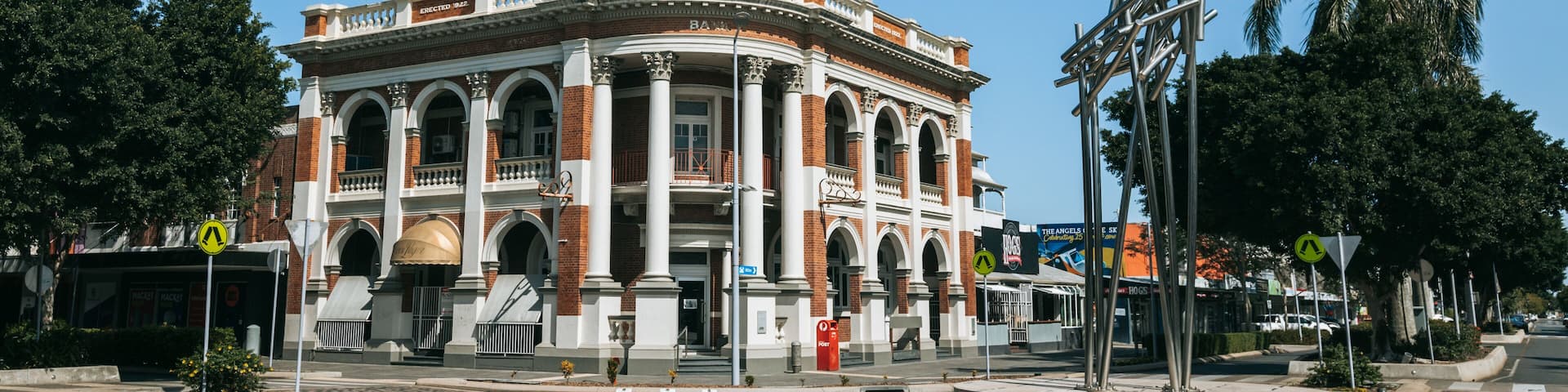 Mackay featuring outdoor art, a small town or village and heritage elements