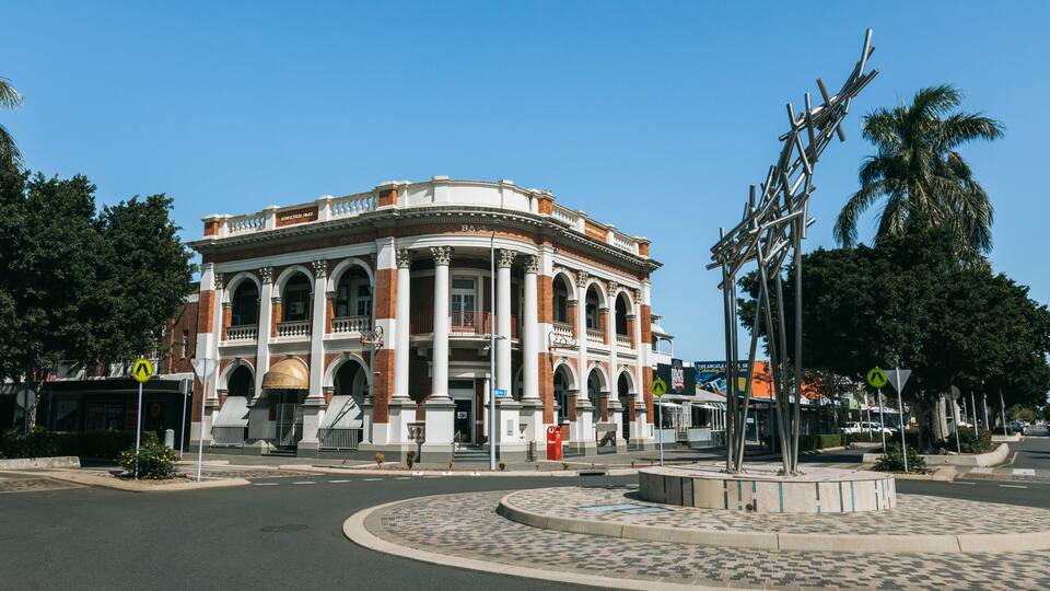 Mackay featuring outdoor art, a small town or village and heritage elements