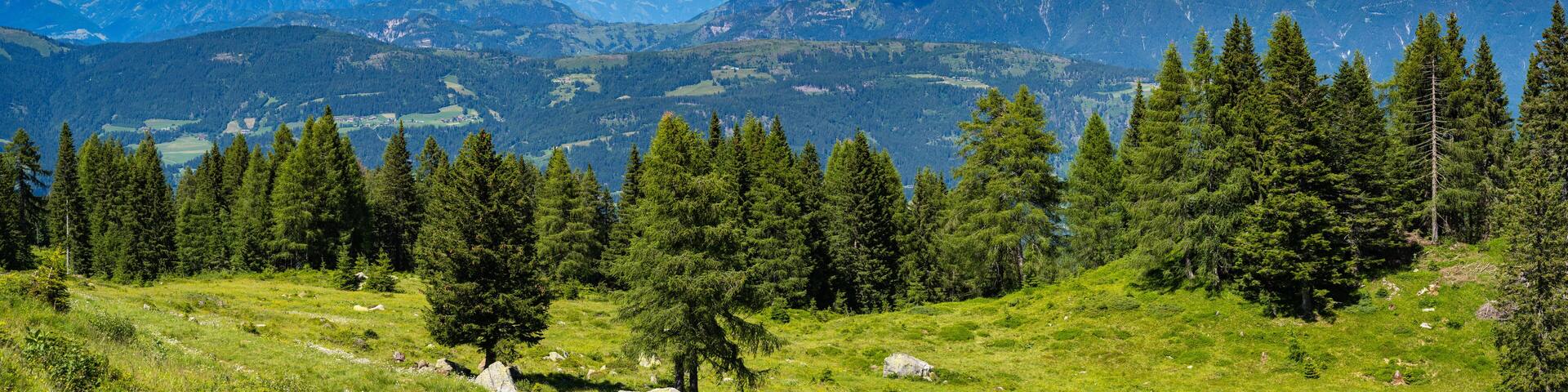 Kärnten: Blick vom Nassfeld nach Norden zum Gailtal, Gitschtal, Drautal, Österreich