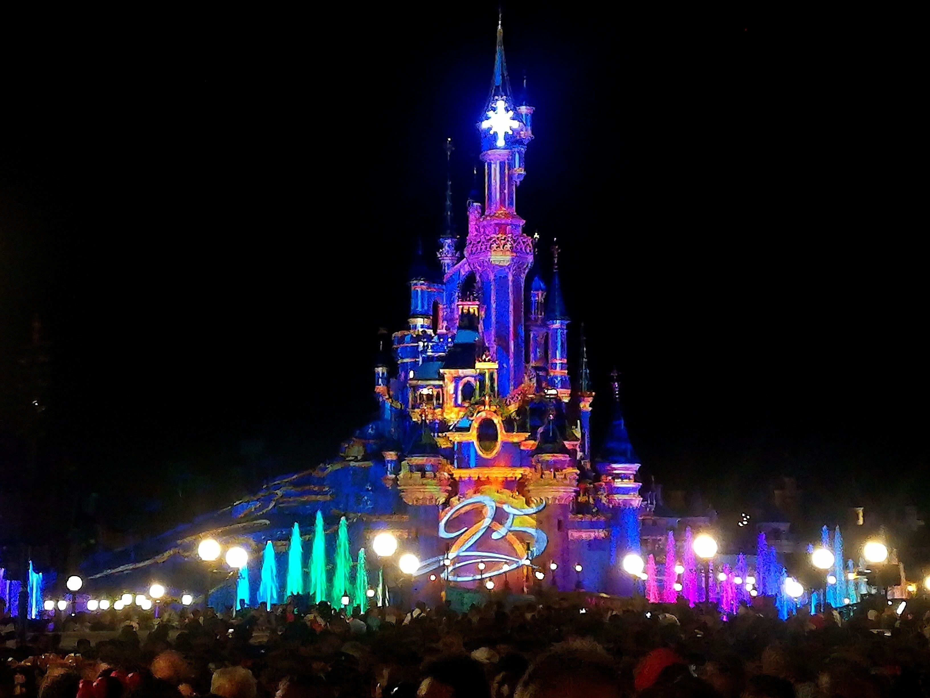 After whole day running and waiting in a queue with your little ones too see their  favourite Disney character or to have a ride...

Nothing can be compared with The Illumination Show with the fireworks.

You are really exhausted but the sight leaves you  speechless.
25th anniversary of Disneyland Park in Paris 2018
#France 
#Paris
#Disneyland
#Illumination
#DisneyMagic