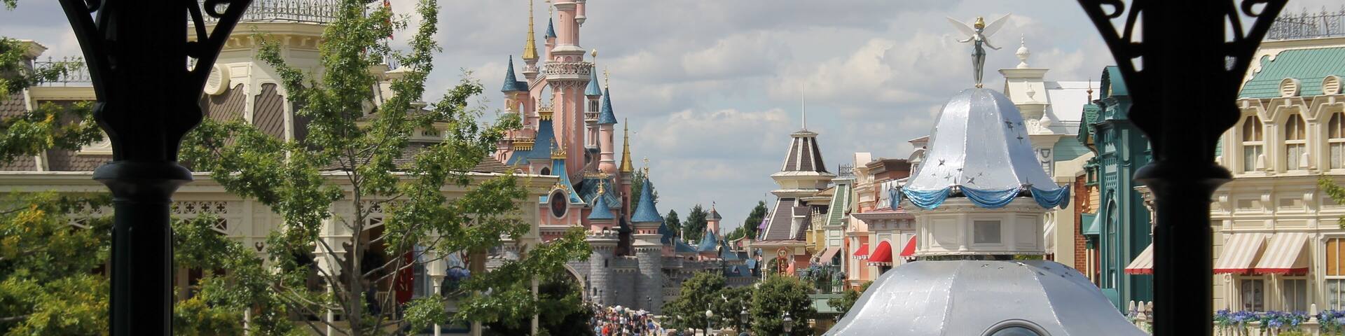 Disneyland Magic
It's for all ages.
#DisneylandParis
#25th anniverasry