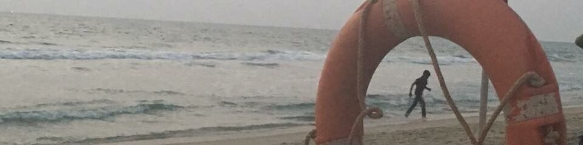 Considered medicinal and magical, #papanasambeach Kerala, also known as #varkalabeach is perhaps one of the most-visited beachfront in this south Indian city. It is believed that a dip in the water cures all your ailments and frees you from all sins 🤔