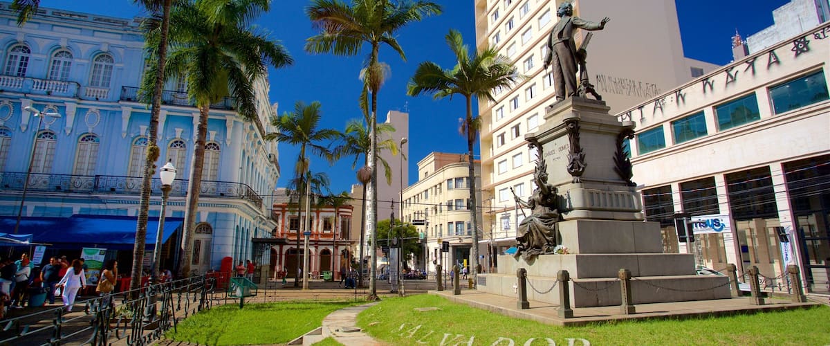 Campinas johon kuuluu kaupunki ja patsas tai veistos