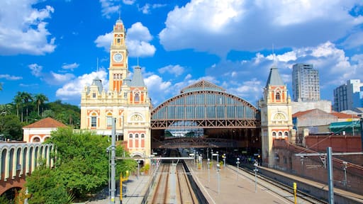 Itajai showing railway items and a city