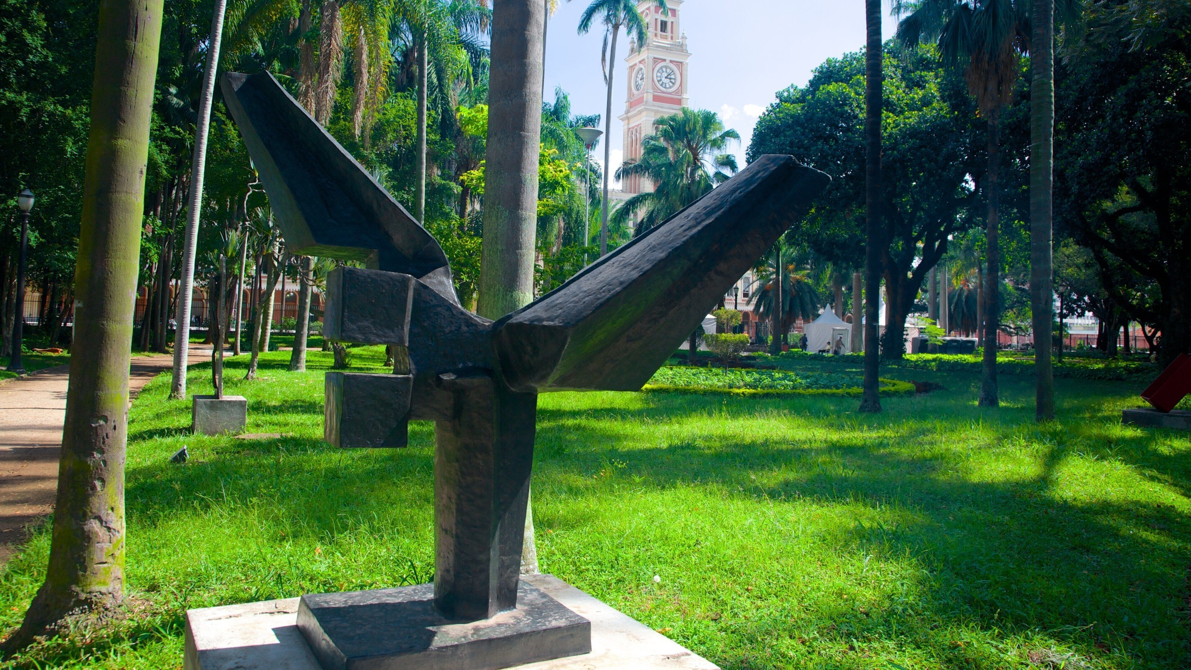 Itajai which includes a city, a statue or sculpture and a park