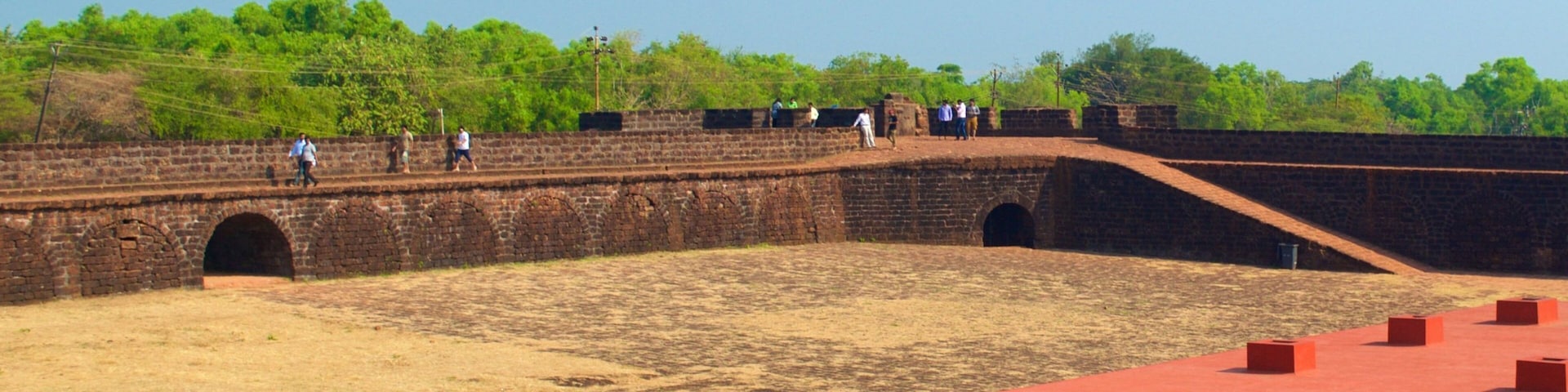 Playa de Candolim - Fort Aguada mostrando castillo o palacio