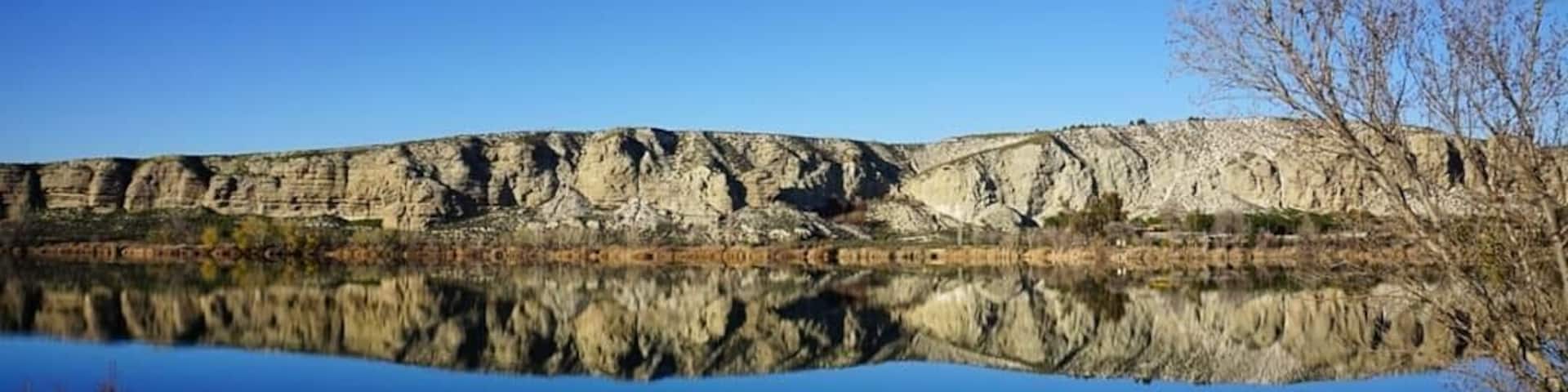 Laguna del Campillo is a great place for a weekend walk close to the city. It's a protected area due to the amount of birds you can find here.
#Madrid #Spain #nature #outdoors #birdwatching