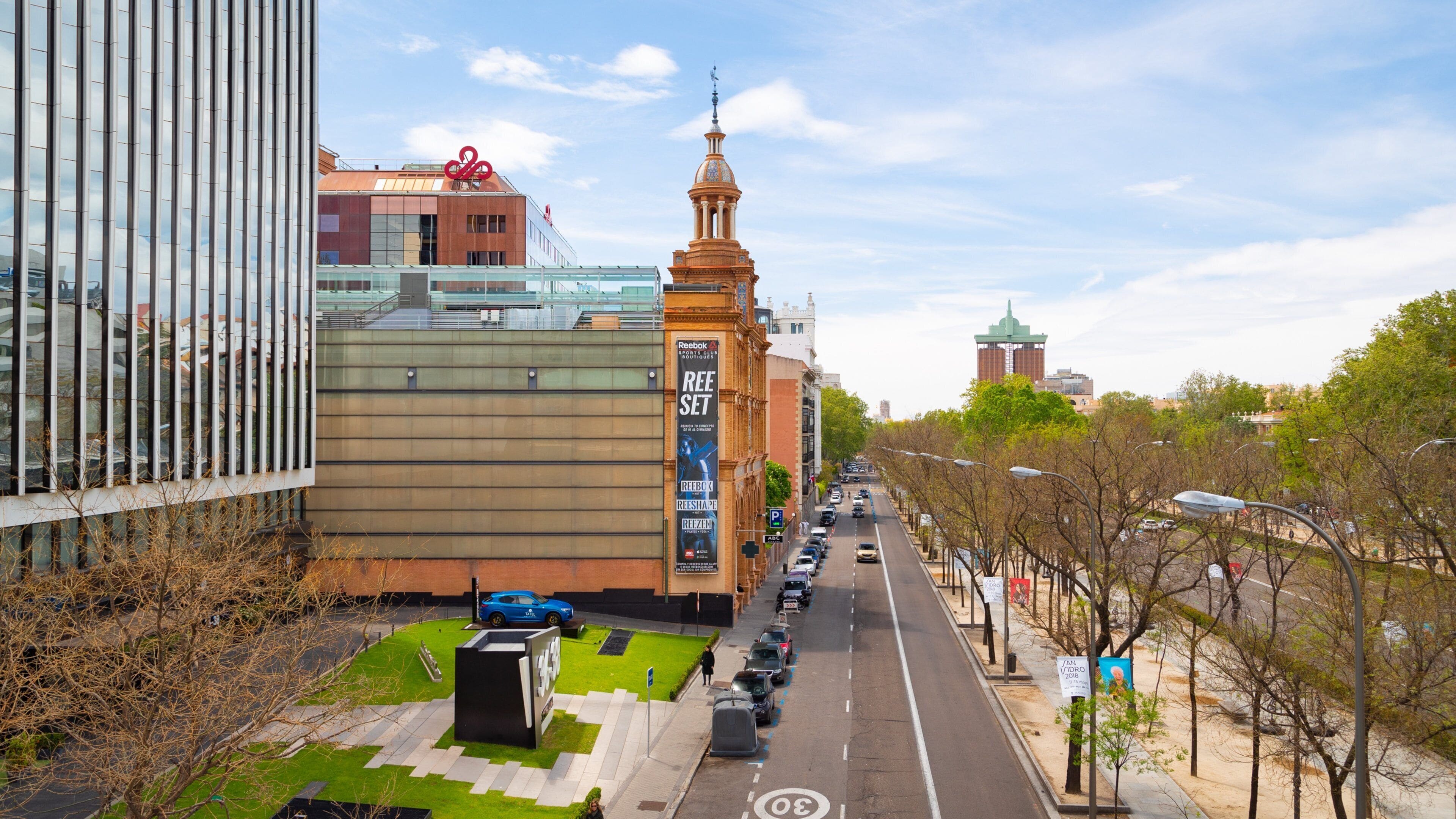 Salamanca showing a city and landscape views