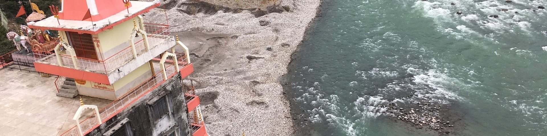 Wonderful place famous for ashram and yoga
World famous capital of yoga
Rafting and many sport activities