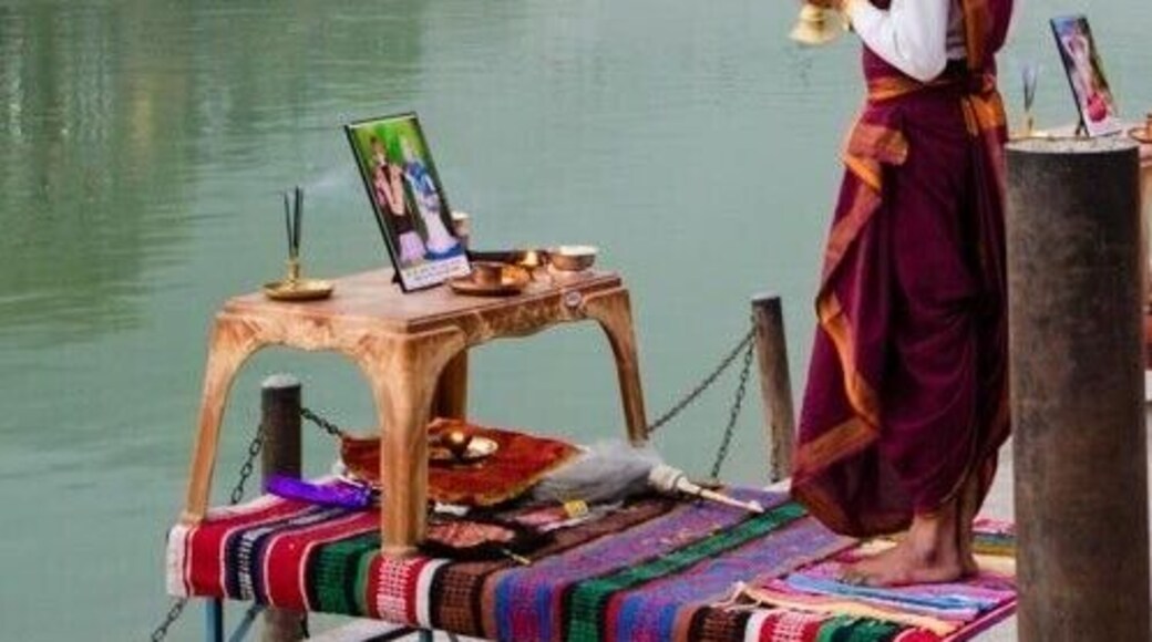 One of my most favourite places in the entire world is Rishikesh, India. If you're seeking a transformative experience, this place is where magic happens.
#India #Rishikesh