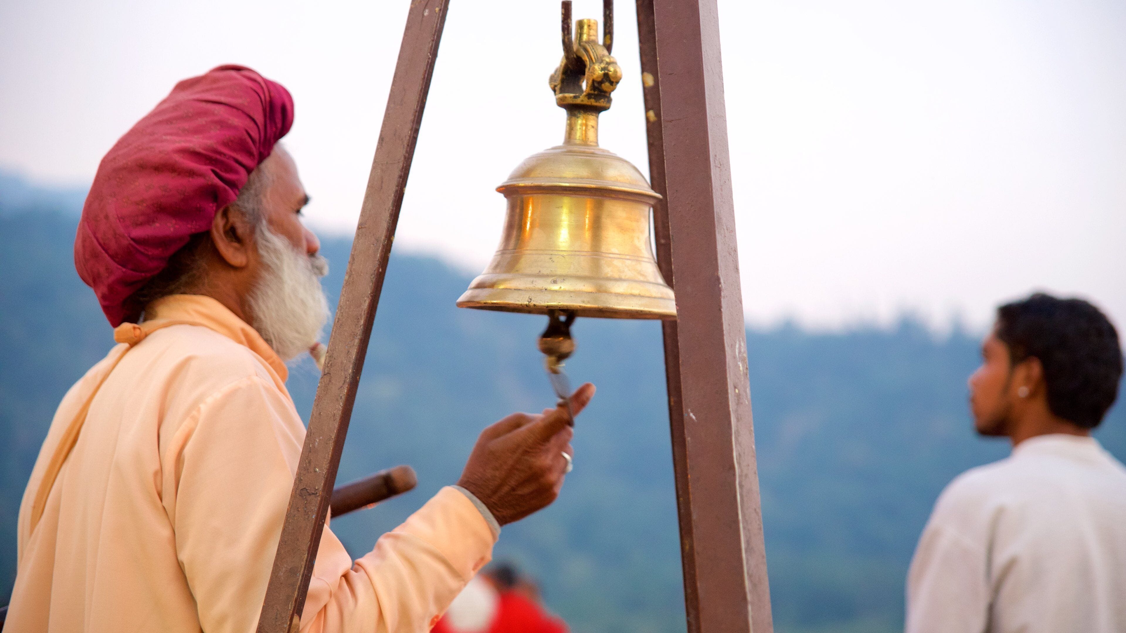 三河壇 以及 一名男性