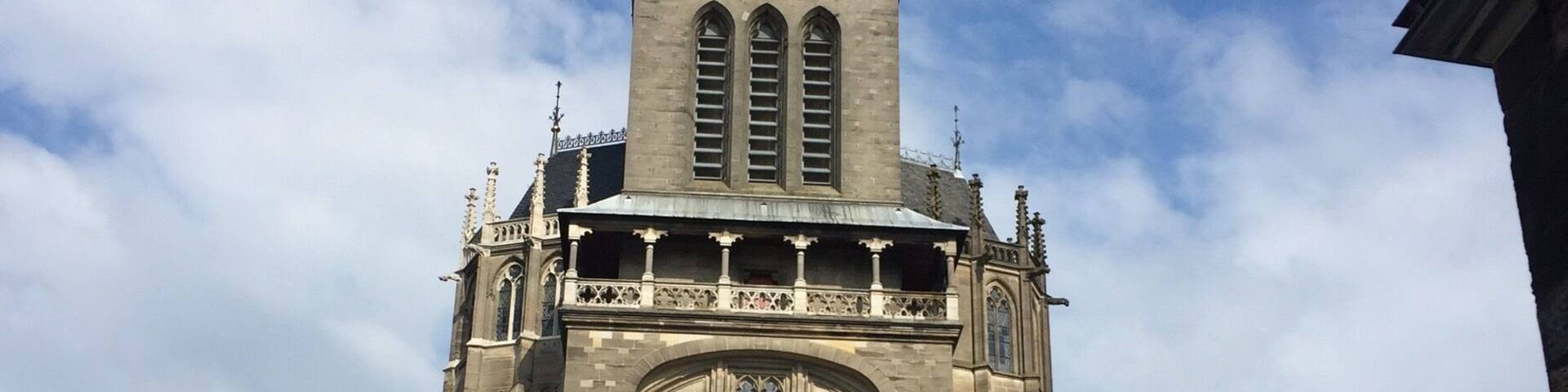Visited the Cathedral of Aachen. Emperor Charles the Great started the building in the year 800. At that time it was a church. You can find there the emperors chair of Charles and a lot more.
#aachen #germany #cathedral #charles #instone