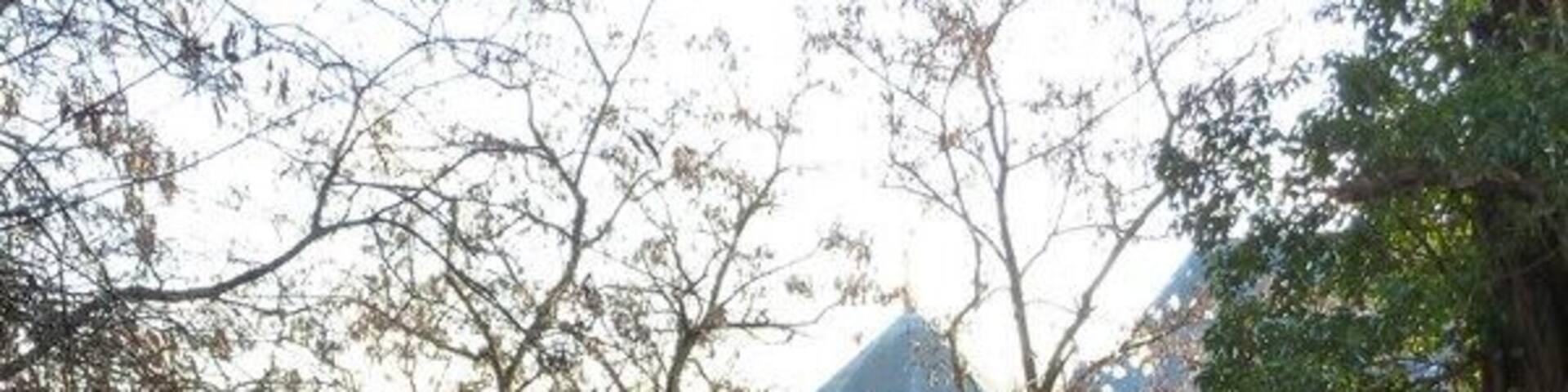 Vom Friedhof ins Dorf