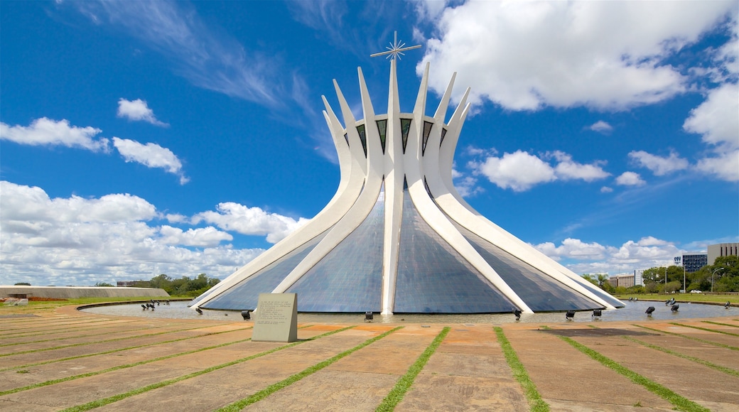 Região Centro- Oeste que inclui arquitetura moderna