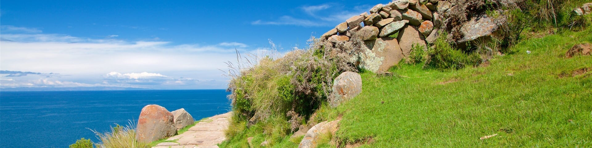 Lake Titicaca caracterizando um jardim e paisagens litorâneas