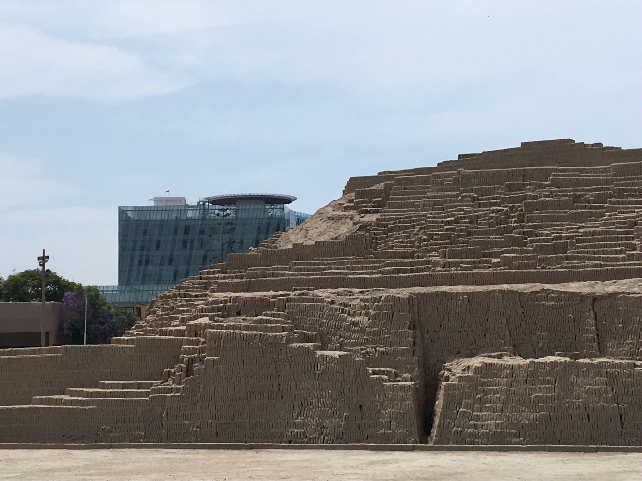 The old and the new.
Huaca Picclana temple, in the Miraflores district of Lima, is an impressive sight to see. Modern buildings surround the 7 tiered adobe pyramid which served as a ceremonial and administrative complex for the people of the region. The architecture is truly impressive and consists of ‘bookshelf stacking’ of adobe bricks. This has helped the pyramid withstand thousands of years of earthquakes. The gaps between the bricks allow for excess energy to dissipate.
#inStone #Unesco #templeruins
