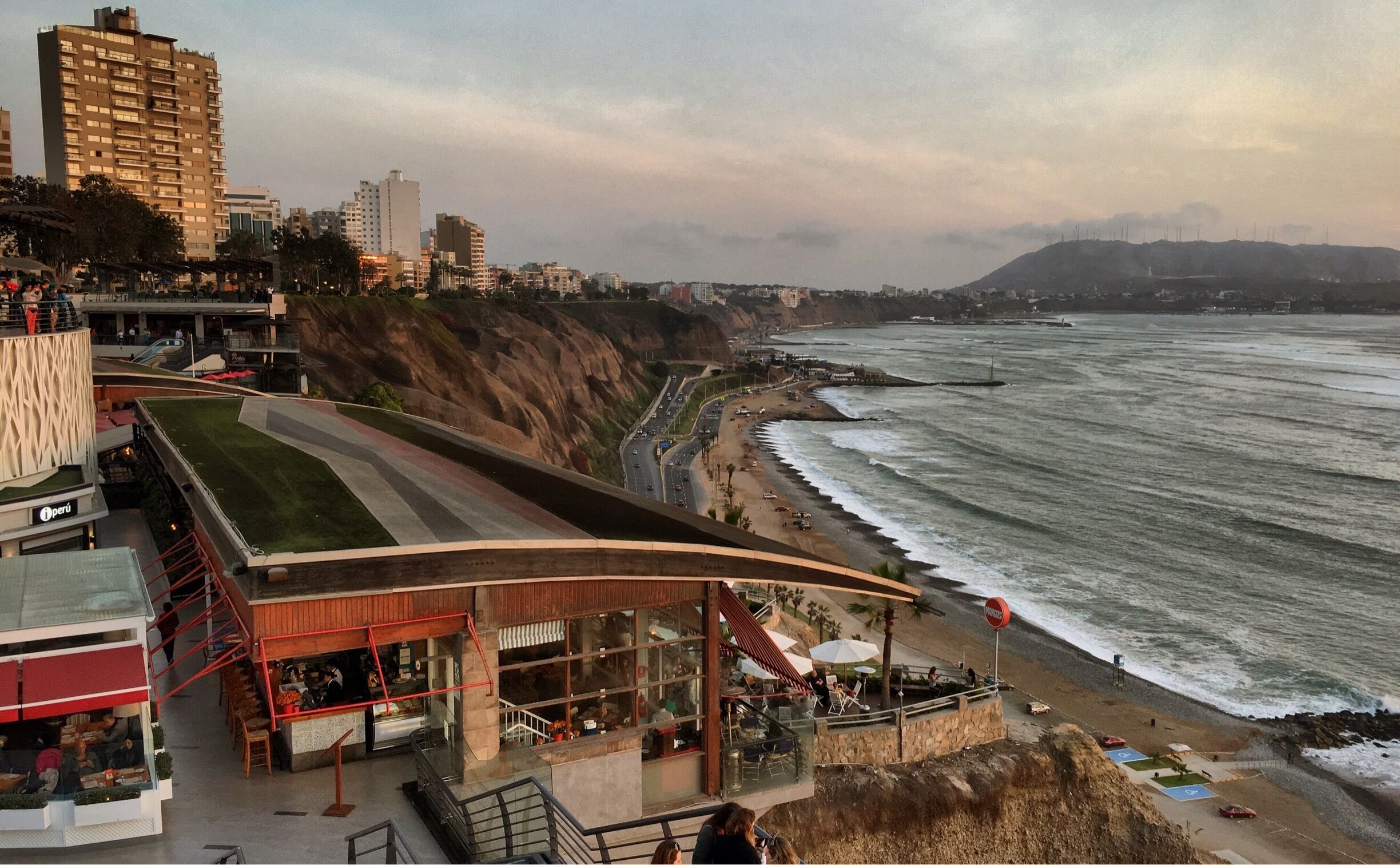 Perfect spot to watch the sunset and sip on some delicious Peruvian pisco drinks in Miraflores... 