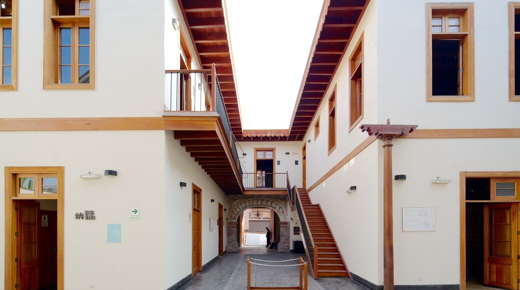 Downtown Lima which includes a house and heritage architecture