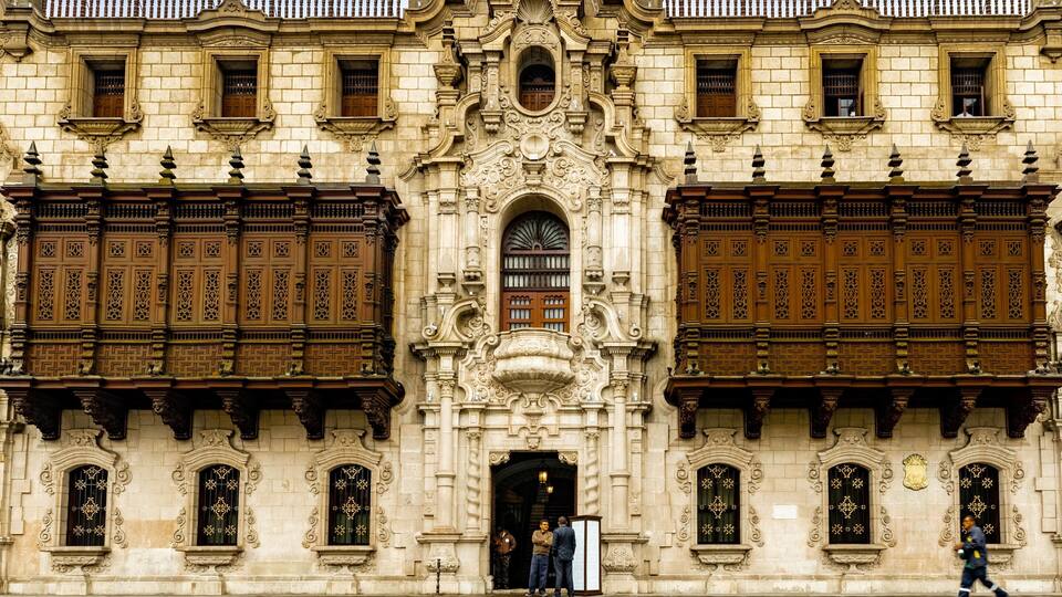 The Archbishop’s Palace is adjacent to the Lima Cathedral in the Plaza De Armas (Plaza Mayor) in the city’s historical center. The entire area was designated a UNESCO World Heritage Site in 1988.