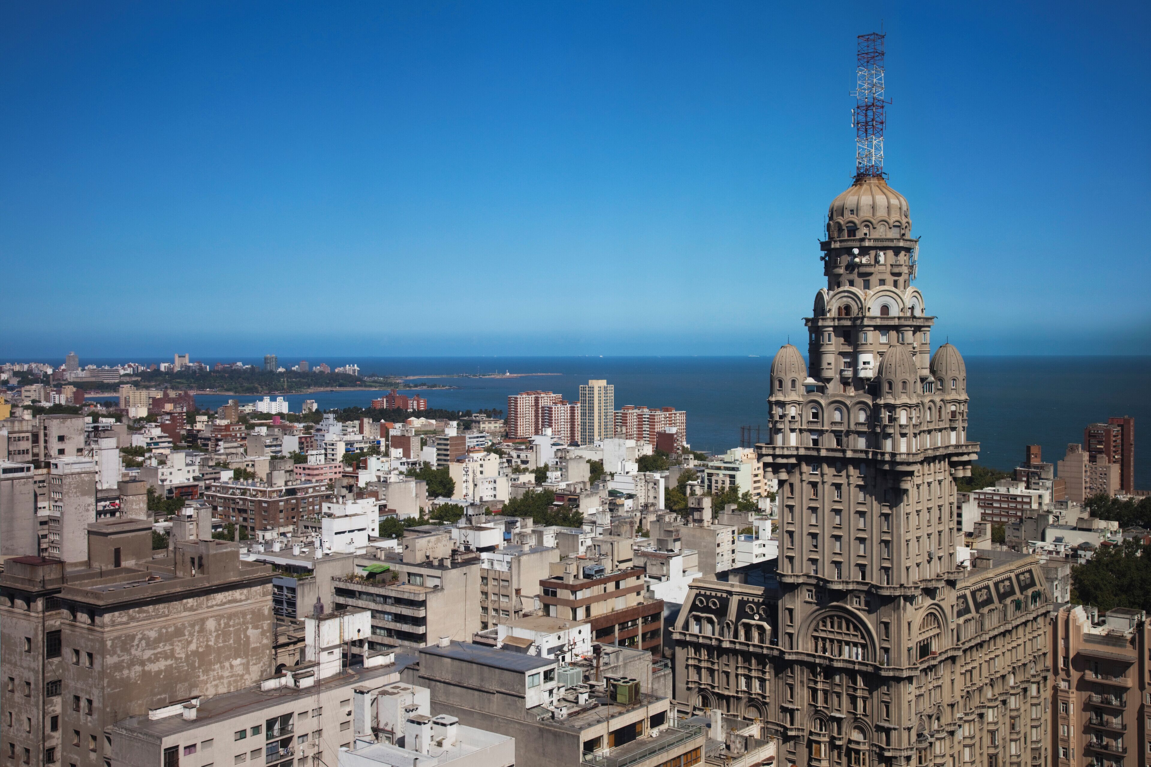 مركز مونتيفيديو