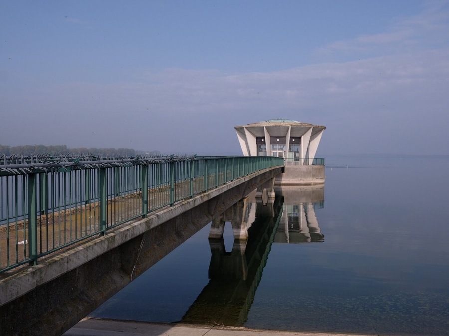 The Dam is a mile long curving bank at the south end of this man-made reservoir. It is popular with fishermen walkers and cyclists alike.
