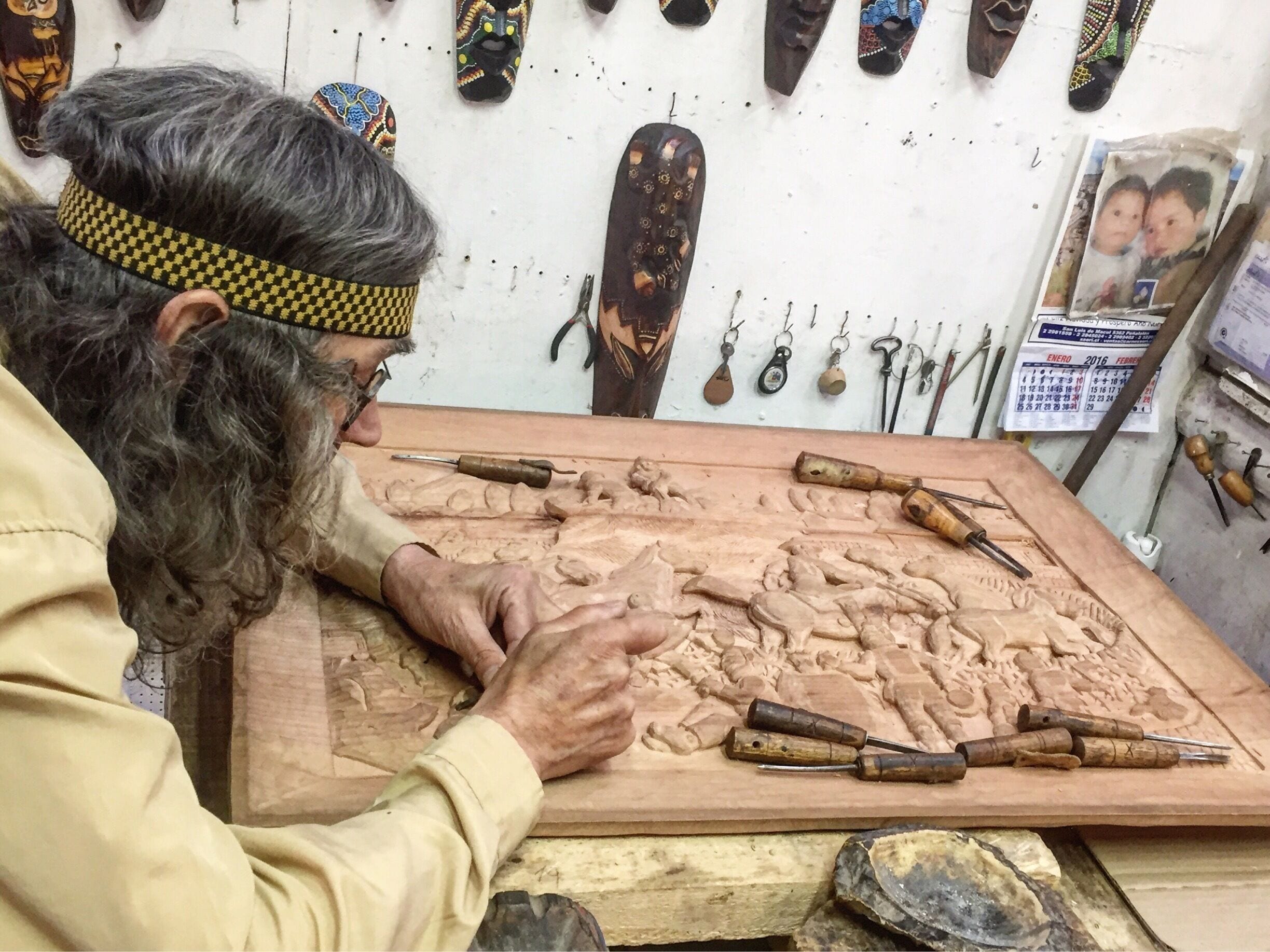 Artesano tallando madera #Bestof5