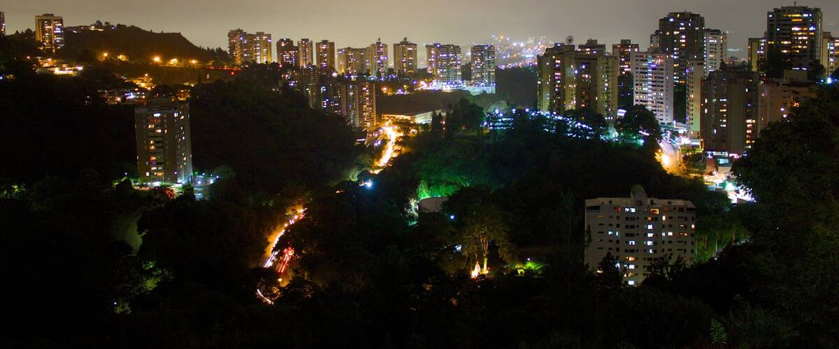 Caracas showing a city and night scenes