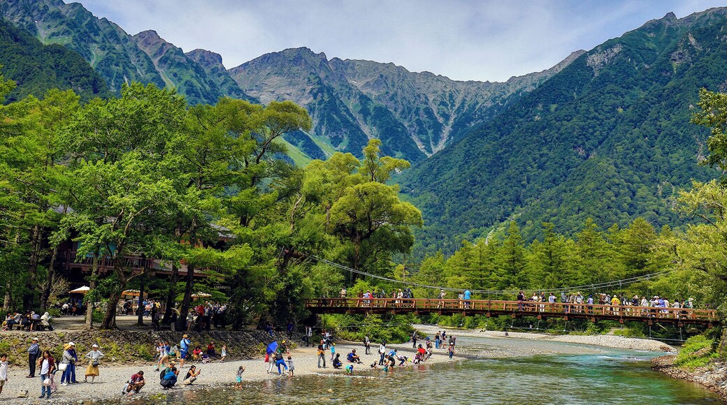 This is the centre of Kamikochi where most tourists will have a stop here and take a photo on the bridge.