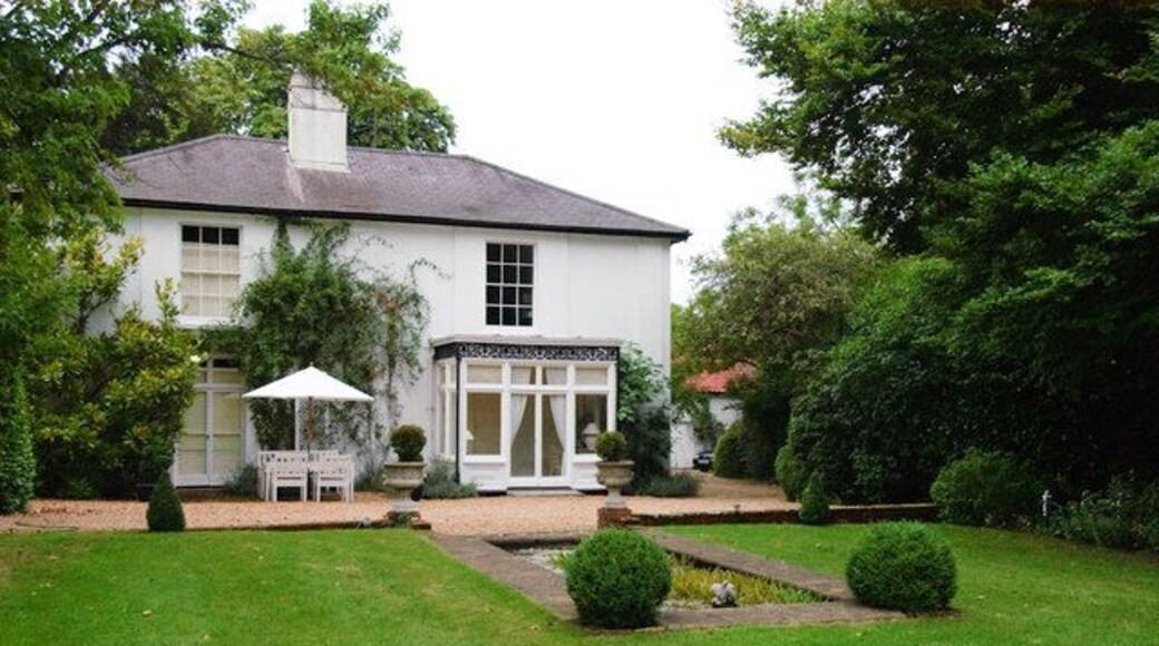 Bonks Hill House The former residence of the family of Thomas Rivers, founder of Rivers Nursery in Sawbridgeworth, who had strong connections with Charles Darwin through his ground-breaking experiments in horticulture and plant breeding.