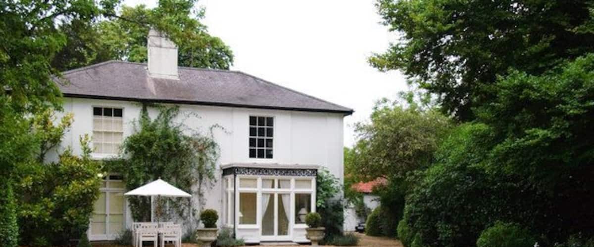Bonks Hill House The former residence of the family of Thomas Rivers, founder of Rivers Nursery in Sawbridgeworth, who had strong connections with Charles Darwin through his ground-breaking experiments in horticulture and plant breeding.